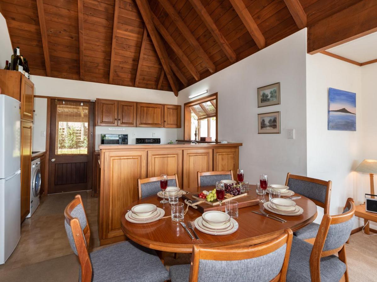 Te Maiki Escape - Russell Holiday Home エクステリア 写真